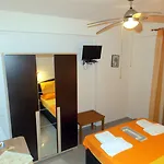 Nikos Апартаменты