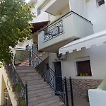 Nikos Апартаменты *