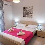 Апартаменты Nikos *