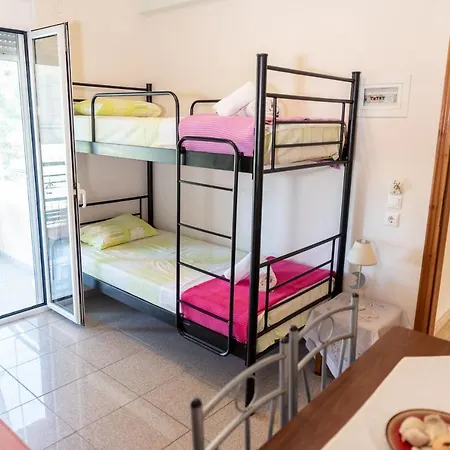 Nikos Apartment *
