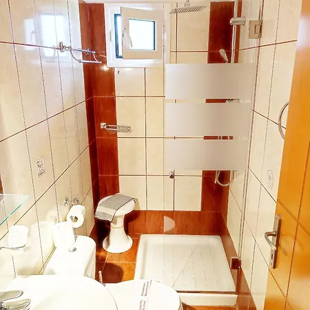 Apartment Nikos *
