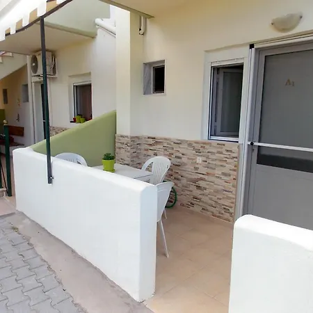 Nikos Apartment *