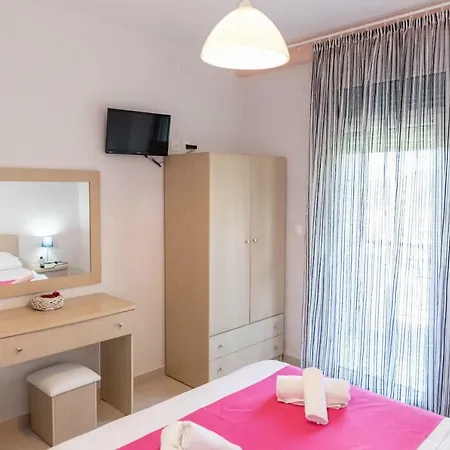 Nikos Apartment *