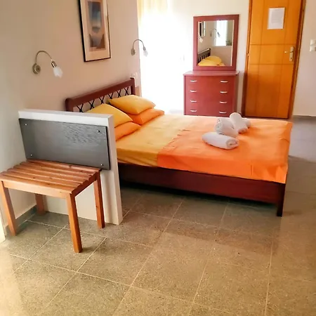 Apartment Nikos Ormos Panagias