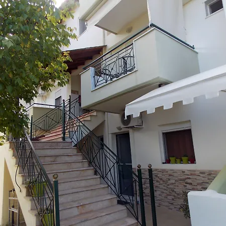 Nikos Appartement *