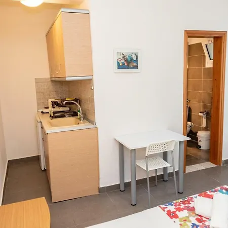 Apartment Nikos *