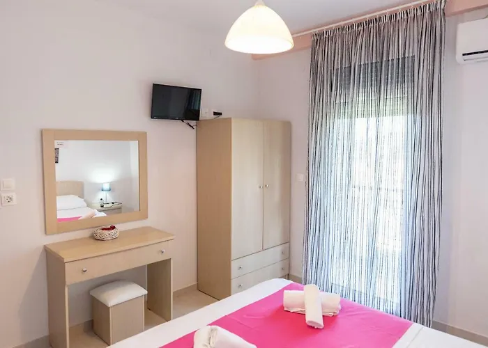 Nikos Appartement *